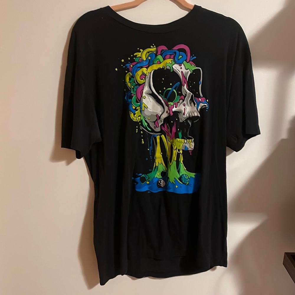 Into the AM melting skull shirt. XL. Small stain in back.